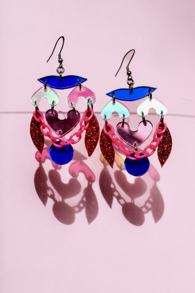 Upeat moniosaiset uniikit HEARTLESS 25 korvakorut titiMadam Upeat moniosaiset uniikit HEARTLESS 25 korvakorut titiMadam