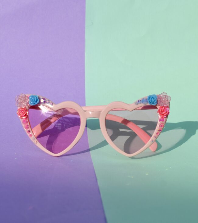 Vaaleanpunaiset sydänlasit kukka ja timanttikoristeilla titiMadam Jewelry Sydänlasit kukka ja timanttikoristeilla vaaleanpunainen titiMadam Jewelry