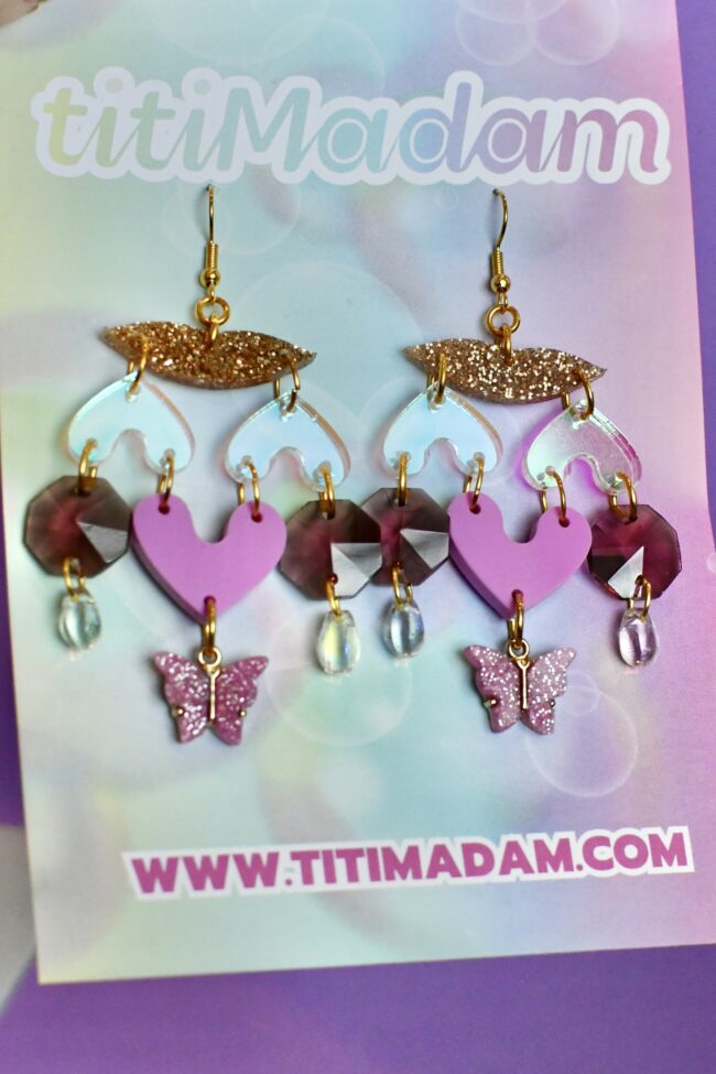 Kotimaiset uniikit näyttävät HEARTLESS 29 korvakorut titiMadam Jewelry verkkokaupasta! Kotimaiset uniikit näyttävät HEARTLESS 29 korvakorut titiMadam Jewelry verkkokaupasta!