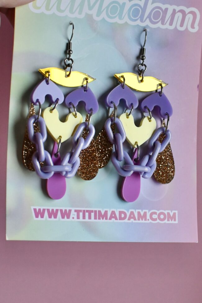 Näyttävät uniikit moniväriset HEARTLESS 38 korvakorut titiMadam Jewelry verkkokaupasta! Näyttävät uniikit moniväriset HEARTLESS 38 korvakorut titiMadam Jewelry verkkokaupasta!