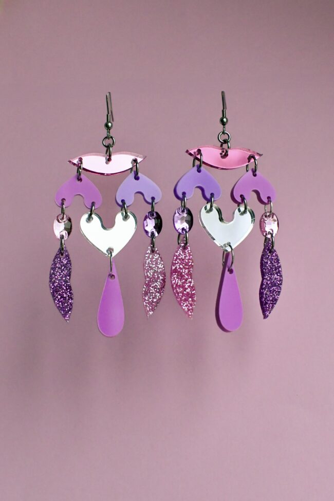 Näyttävät uniikit moniväriset HEARTLESS 39 korvakorut titiMadam Jewelry verkkokaupasta! Näyttävät uniikit moniväriset HEARTLESS 39 korvakorut titiMadam Jewelry verkkokaupasta!