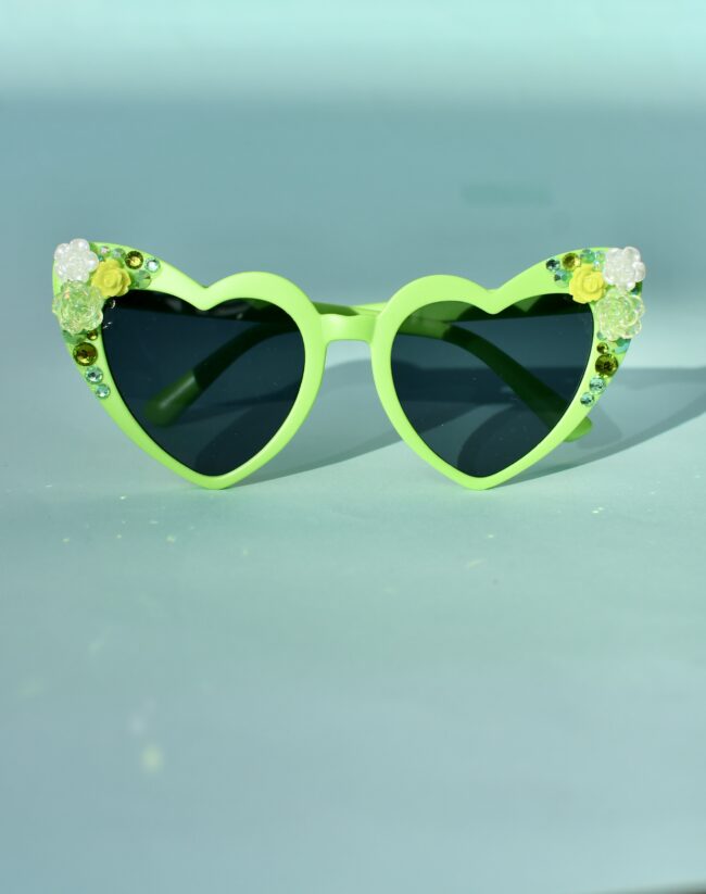 Omenanvihreät Sydämen malliset Timantti Aurinkolasit kotimaisesta titiMadam Jewelry verkkokaupasta!