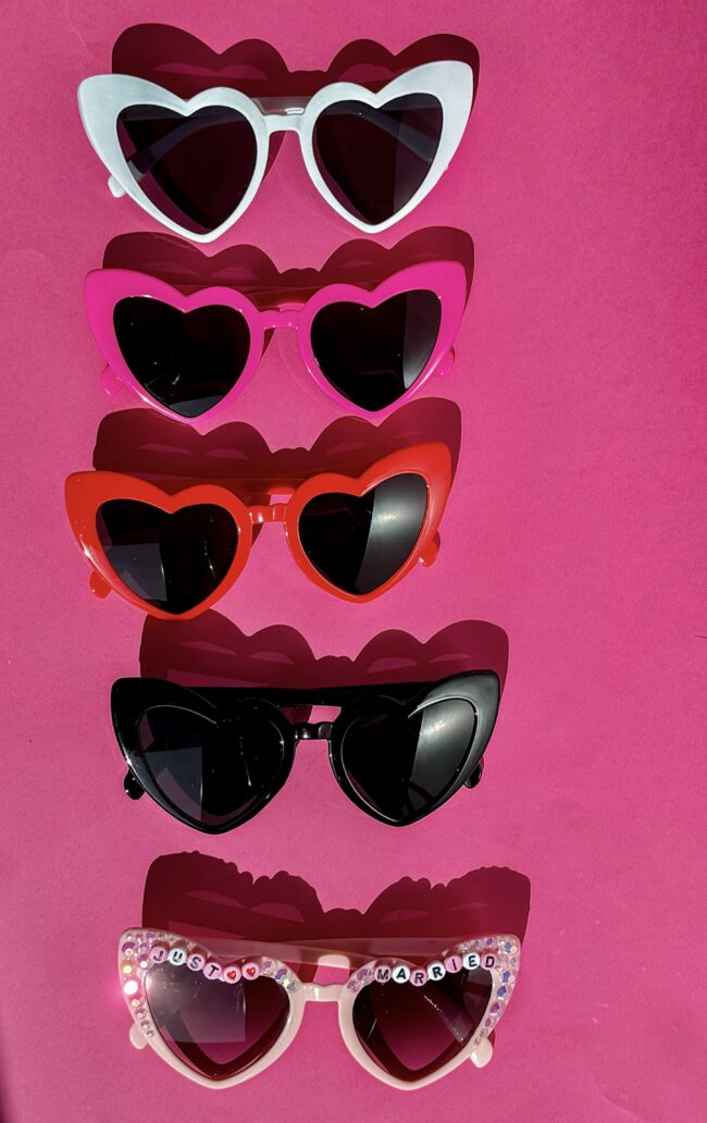 Sydän aurinkolasit Just Married kotimaisesta titiMadam Jewelry verkkokaupasta! Sydän aurinkolasit Just Married kotimaisesta titiMadam Jewelry verkkokaupasta!