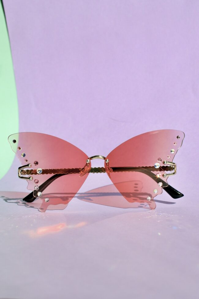 Timanttikoristellut korallit Perhoslasit kotimaisesta titiMadam Jewelry verkkokaupasta! Timanttikoristellut korallit Perhoslasit kotimaisesta titiMadam Jewelry verkkokaupasta!