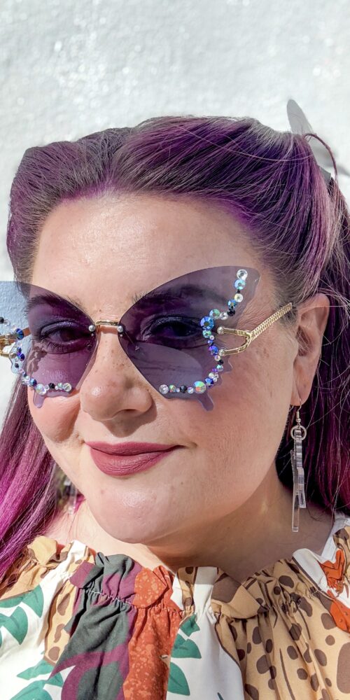 Timanttikoristellut tummat Perhoslasit titiMadam Jewelry verkkokaupasta!