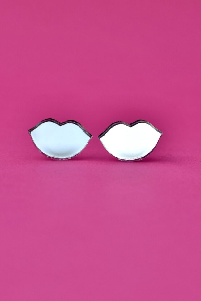 Huulet Nappikorvakorut hopea peili titiMadam Jewelry Huulet Nappikorvakorut hopea peili titiMadam Jewelry